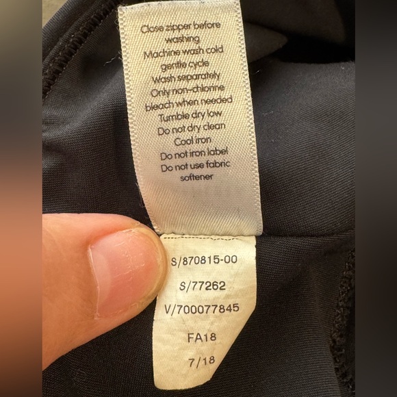 Athleta Stellar Black Raw Hem Zipper Pocket Skinny Crop Travel Pants, Small - Picture 8 of 8